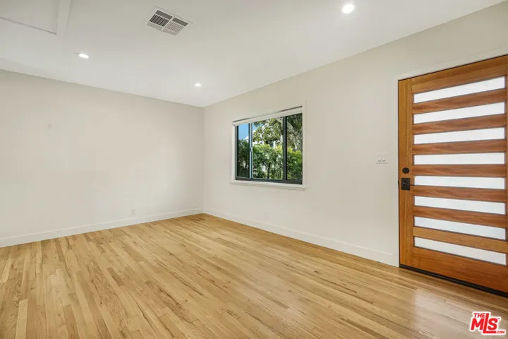 654 Ozone Street 660, Santa Monica, California 90405