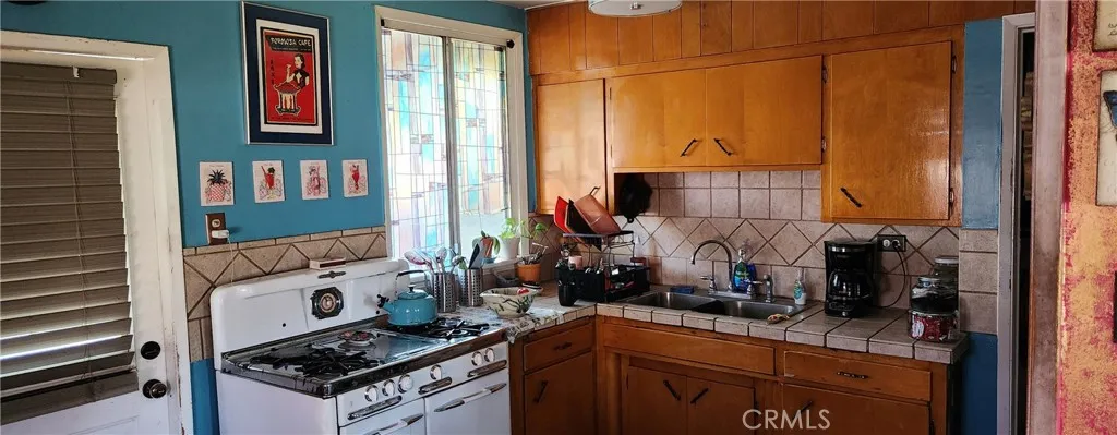 210 W Alameda Avenue, Burbank, California 91502