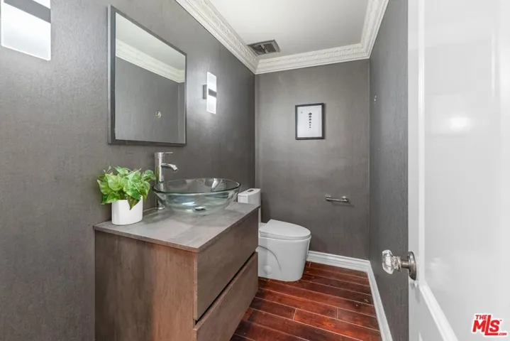 4309 Natoma Avenue, Woodland Hills, California 91364