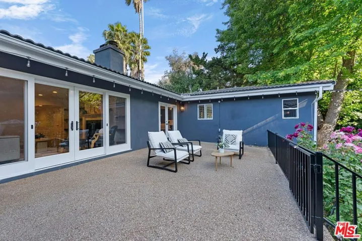 4309 Natoma Avenue, Woodland Hills, California 91364