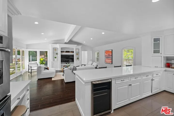 4309 Natoma Avenue, Woodland Hills, California 91364