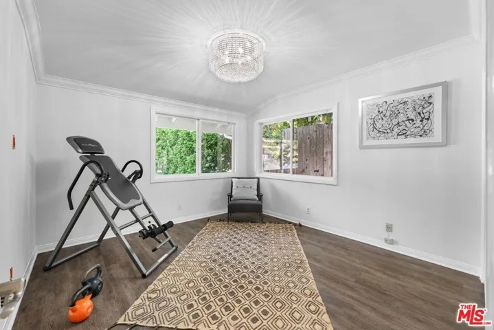 4309 Natoma Avenue, Woodland Hills, California 91364