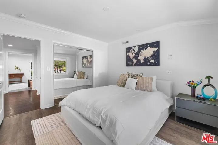 4309 Natoma Avenue, Woodland Hills, California 91364
