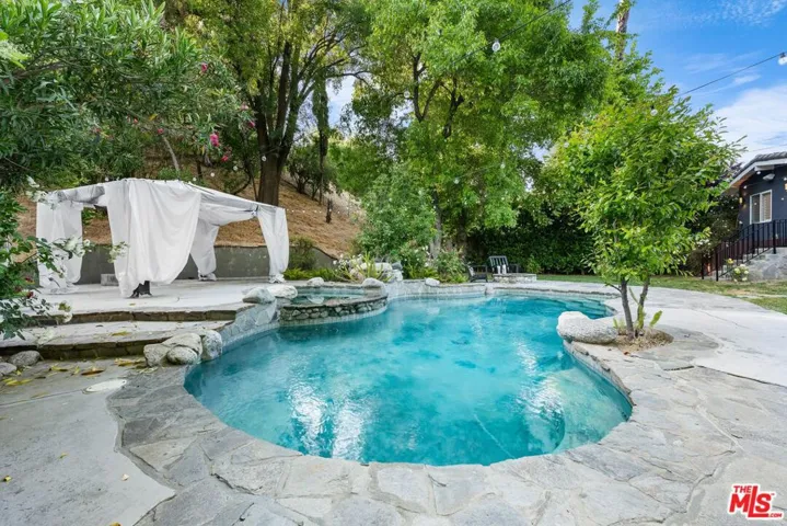 4309 Natoma Avenue, Woodland Hills, California 91364