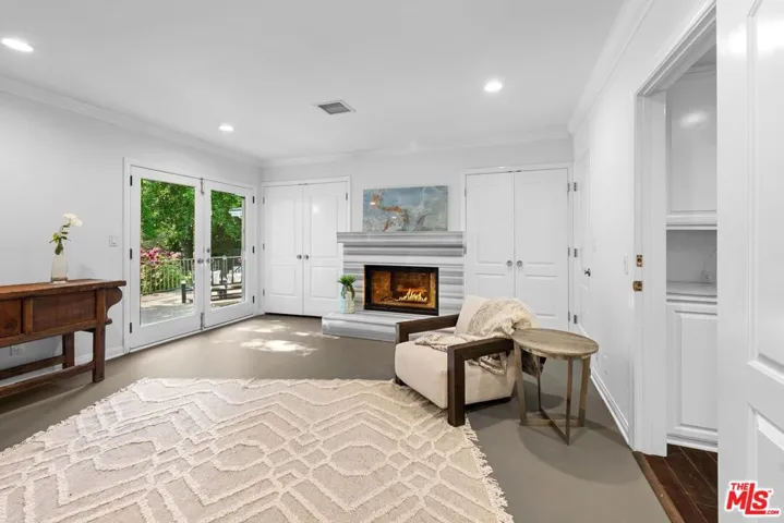 4309 Natoma Avenue, Woodland Hills, California 91364
