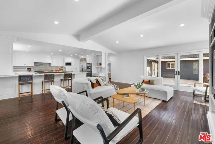 4309 Natoma Avenue, Woodland Hills, California 91364