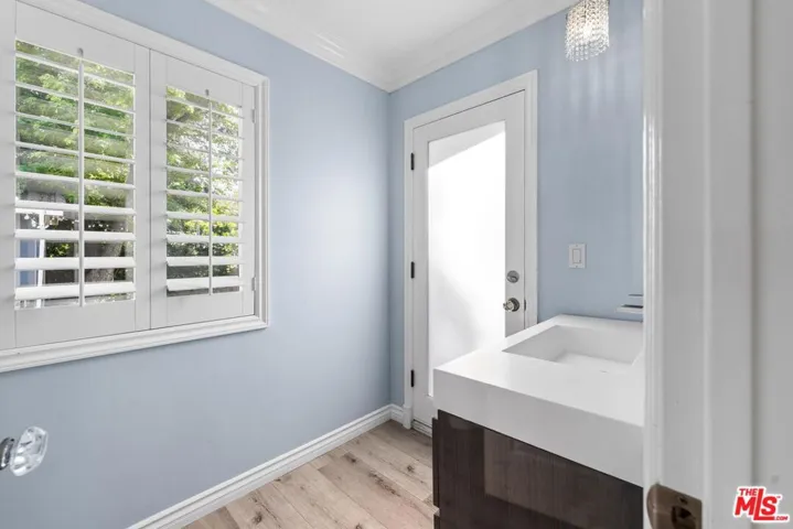 4309 Natoma Avenue, Woodland Hills, California 91364