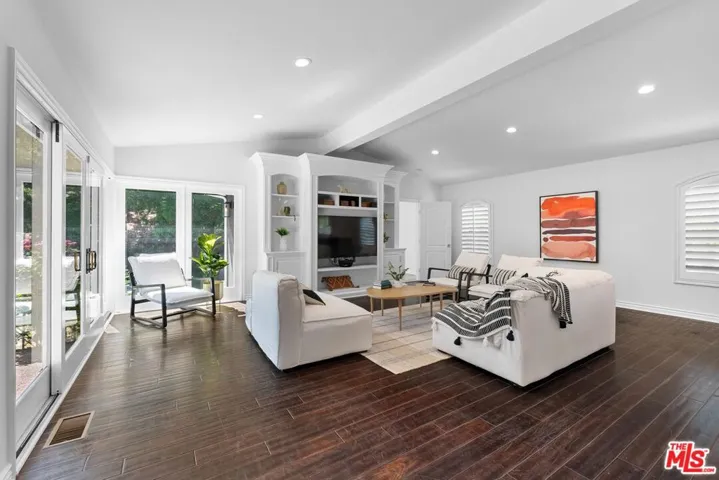 4309 Natoma Avenue, Woodland Hills, California 91364