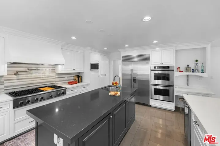 4309 Natoma Avenue, Woodland Hills, California 91364