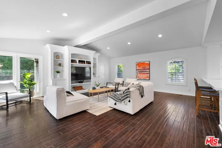 4309 Natoma Avenue, Woodland Hills, California 91364