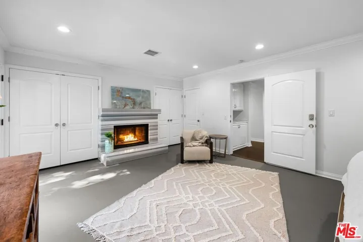 4309 Natoma Avenue, Woodland Hills, California 91364