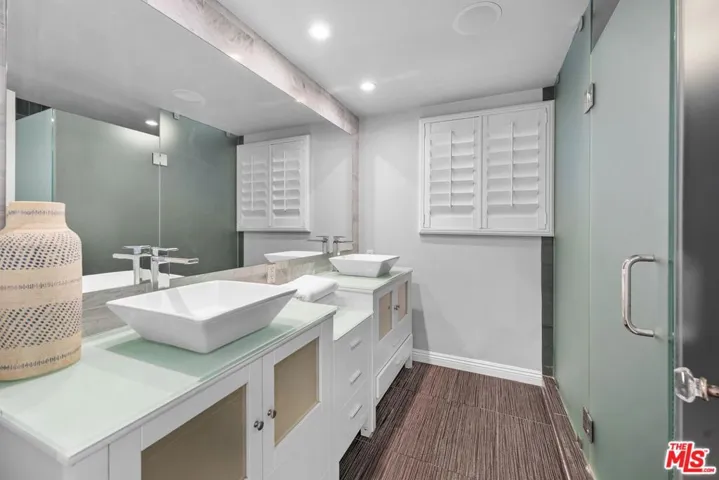 4309 Natoma Avenue, Woodland Hills, California 91364