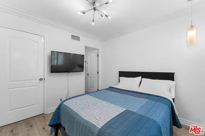 4309 Natoma Avenue, Woodland Hills, California 91364