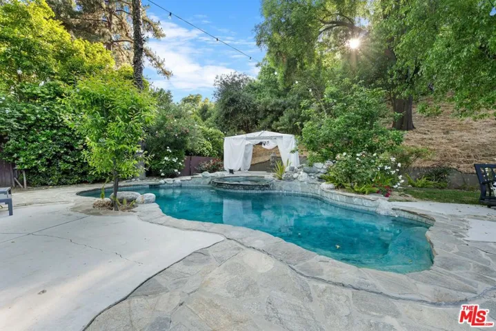 4309 Natoma Avenue, Woodland Hills, California 91364
