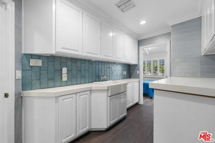 4309 Natoma Avenue, Woodland Hills, California 91364