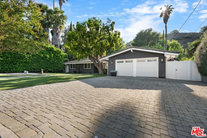 4309 Natoma Avenue, Woodland Hills, California 91364