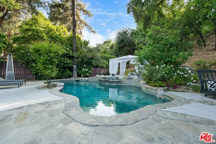 4309 Natoma Avenue, Woodland Hills, California 91364