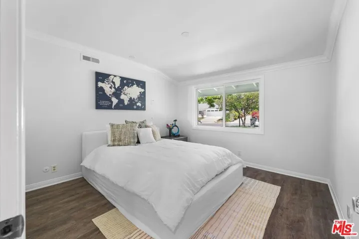 4309 Natoma Avenue, Woodland Hills, California 91364