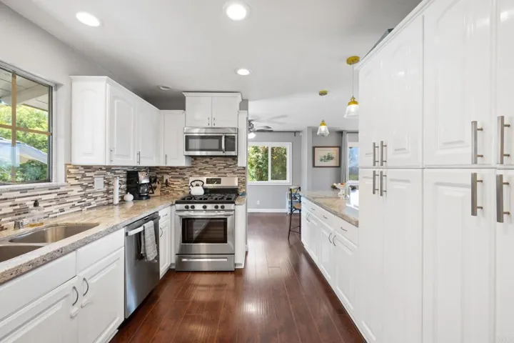 1451 Pine Vista Road, Escondido, California 92027