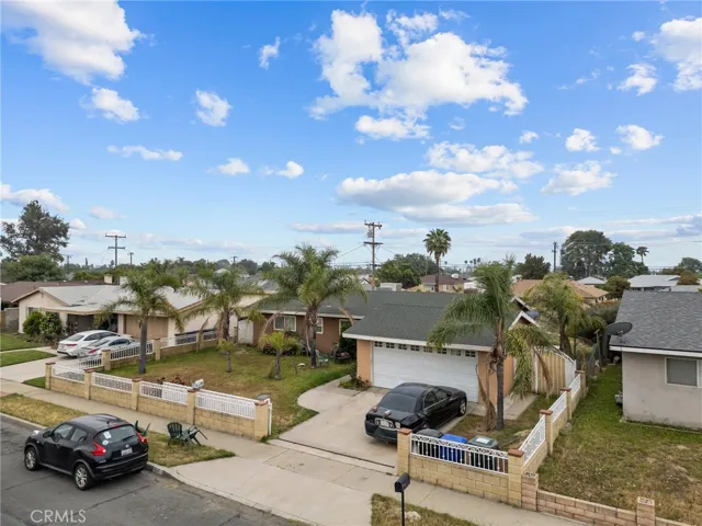 565 W Van Koevering Street, Rialto, California 92376