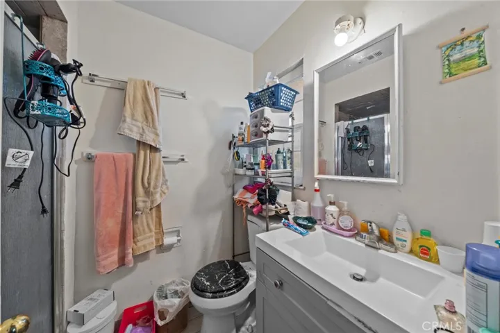 565 W Van Koevering Street, Rialto, California 92376