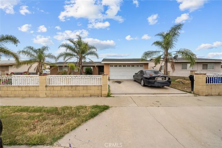 565 W Van Koevering Street, Rialto, California 92376