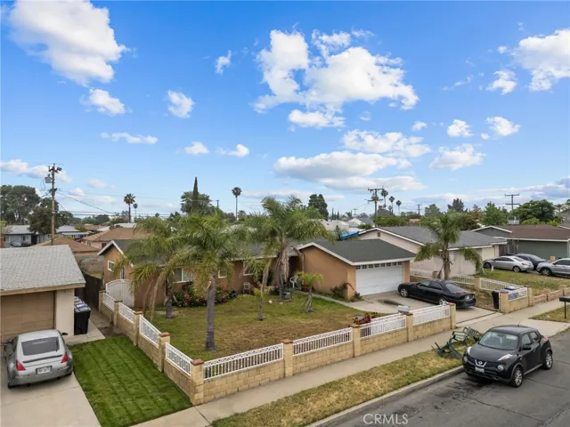 565 W Van Koevering Street, Rialto, California 92376