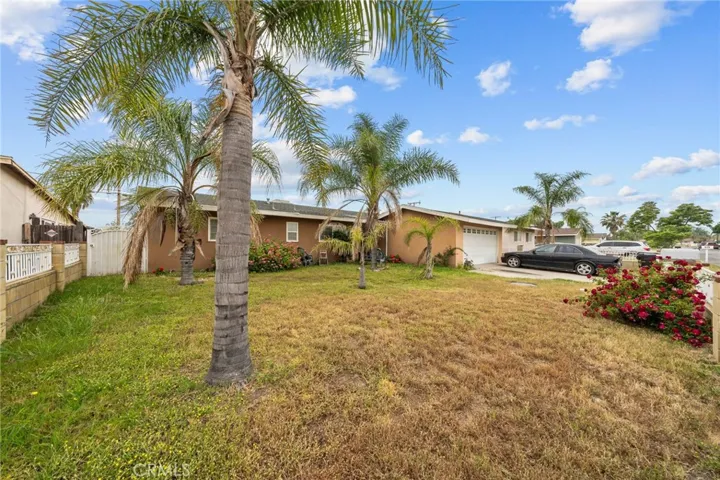 565 W Van Koevering Street, Rialto, California 92376