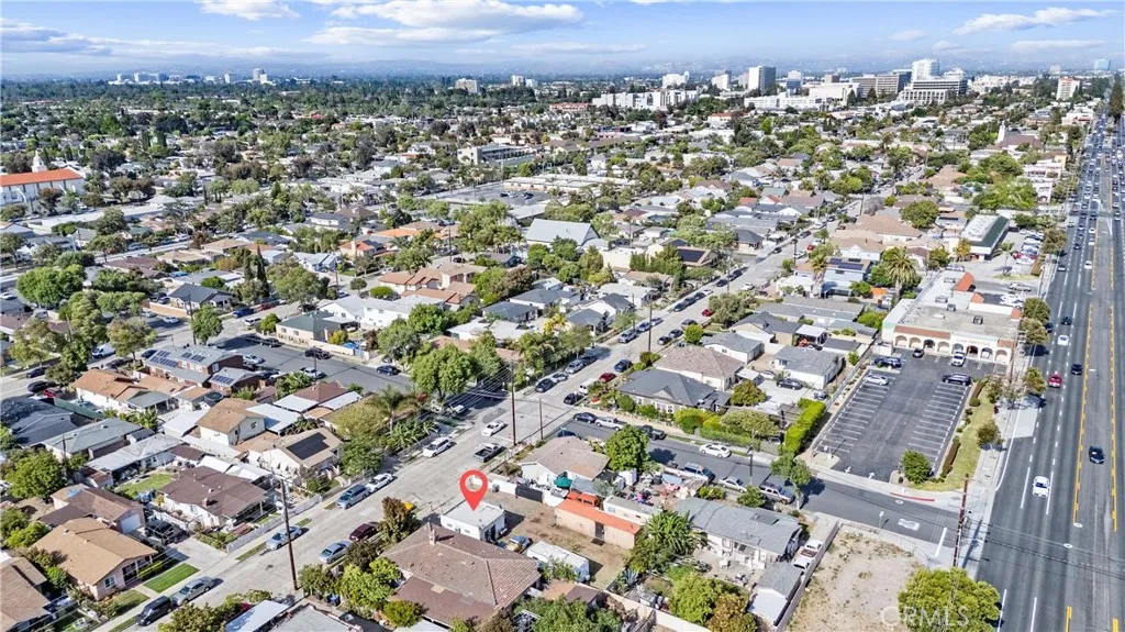 1704 W 2nd Street, Santa Ana, California 92703 home-pic-28