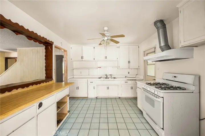 13009 Edwards Road, La Mirada, California 90638