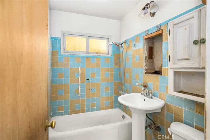 13009 Edwards Road, La Mirada, California 90638