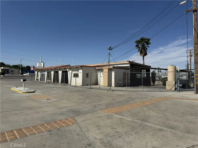 1421 W Main Street, Barstow, California 92311
