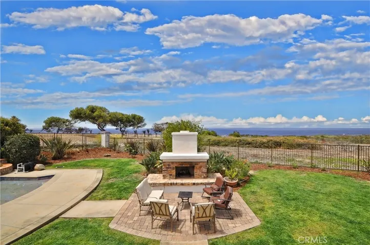 Outdoor firepit