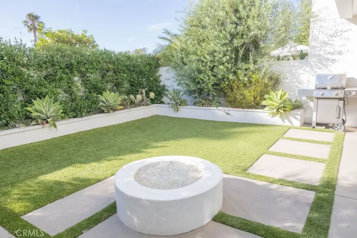 743 Avocado Avenue 102, Corona Del Mar, California 92625