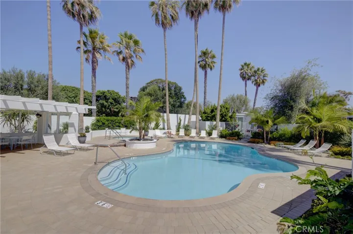 743 Avocado Avenue 102, Corona Del Mar, California 92625