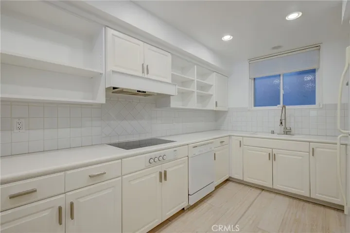 743 Avocado Avenue 102, Corona Del Mar, California 92625