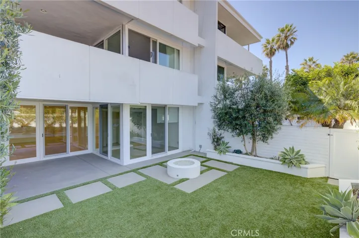 743 Avocado Avenue 102, Corona Del Mar, California 92625
