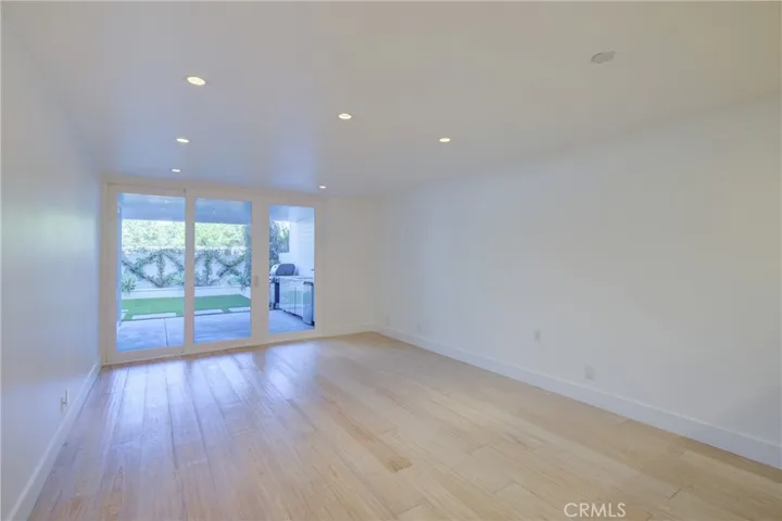 743 Avocado Avenue 102, Corona Del Mar, California 92625