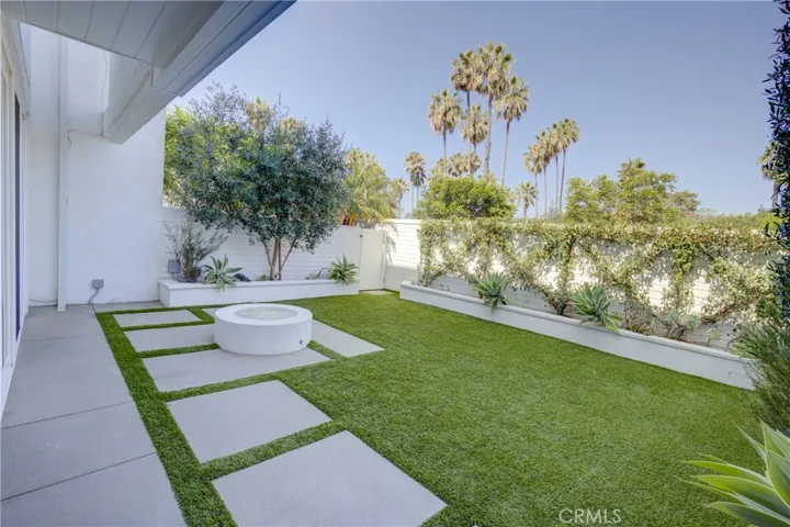 743 Avocado Avenue 102, Corona Del Mar, California 92625