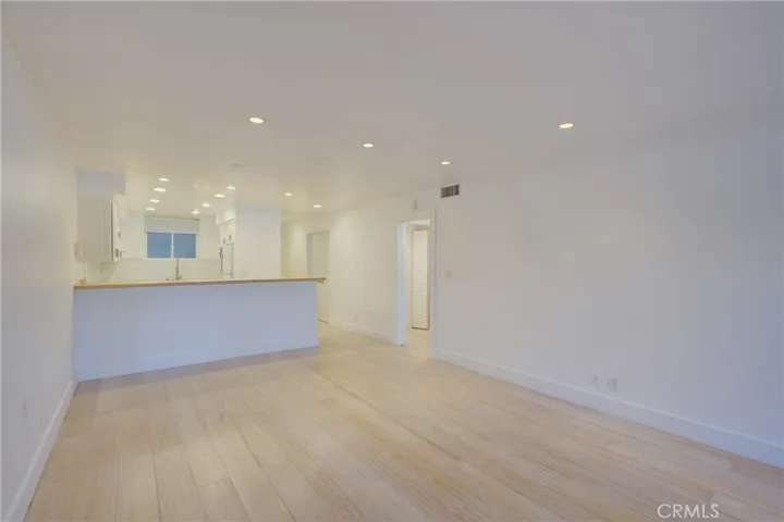 743 Avocado Avenue 102, Corona Del Mar, California 92625