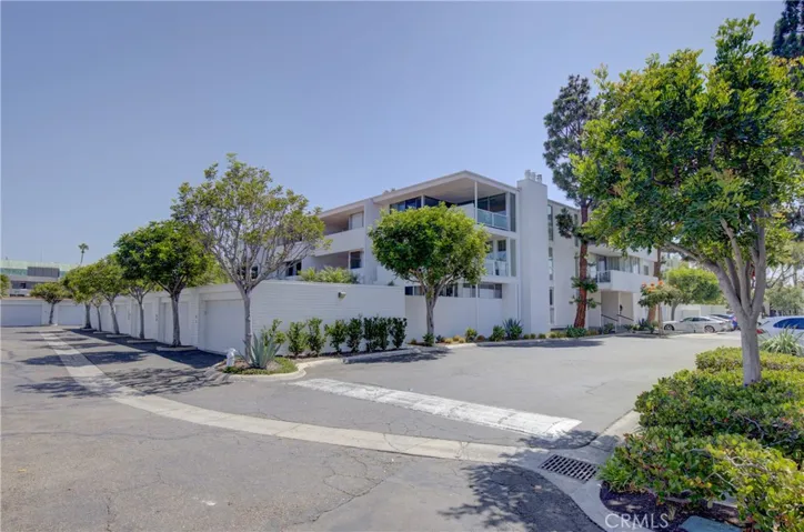 743 Avocado Avenue 102, Corona Del Mar, California 92625