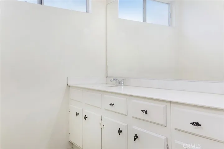 29 Cheyenne 70, Irvine, California 92604