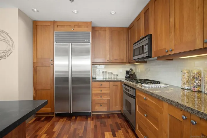 700 W Harbor Dr. 1203, San Diego, California 92101