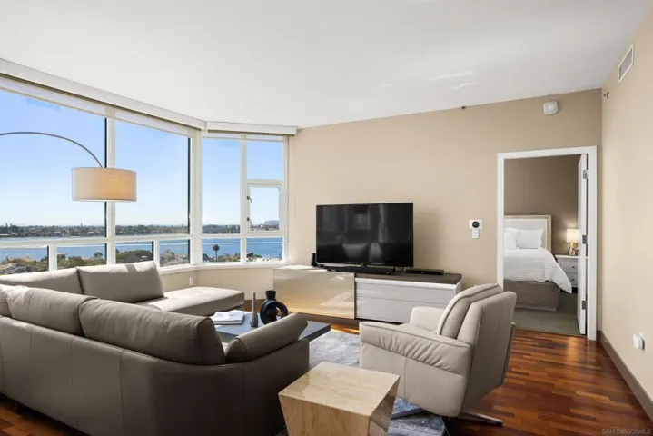 700 W Harbor Dr. 1203, San Diego, California 92101