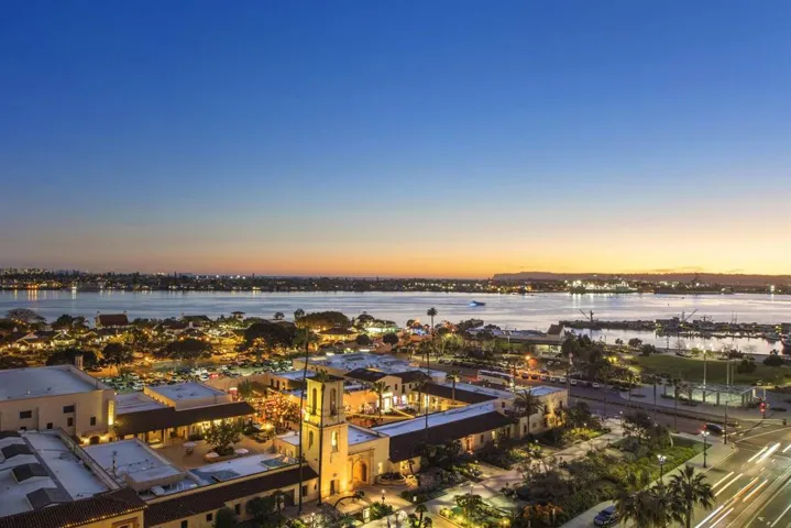 700 W Harbor Dr. 1203, San Diego, California 92101