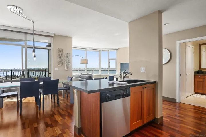 700 W Harbor Dr. 1203, San Diego, California 92101
