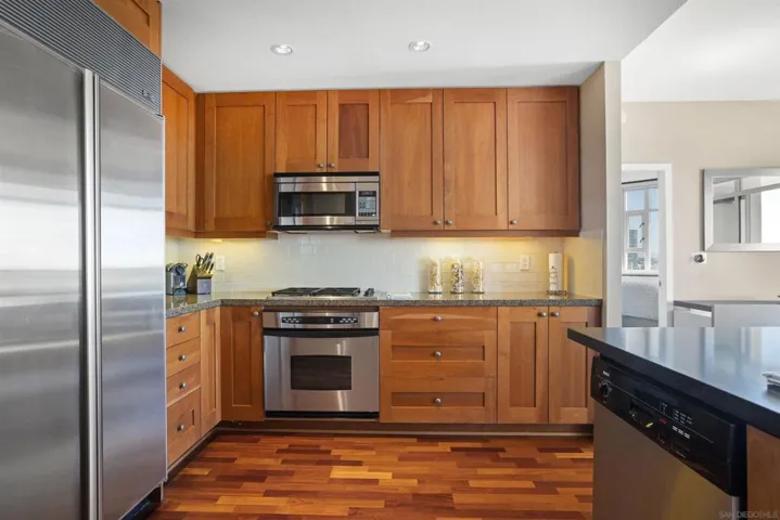 700 W Harbor Dr. 1203, San Diego, California 92101