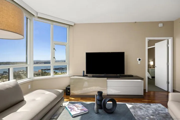 700 W Harbor Dr. 1203, San Diego, California 92101