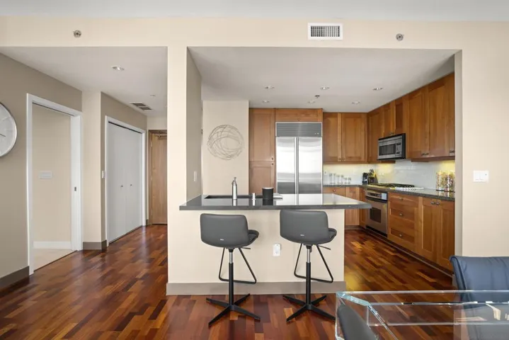 700 W Harbor Dr. 1203, San Diego, California 92101