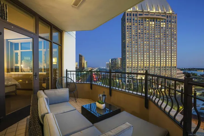 700 W Harbor Dr. 1203, San Diego, California 92101